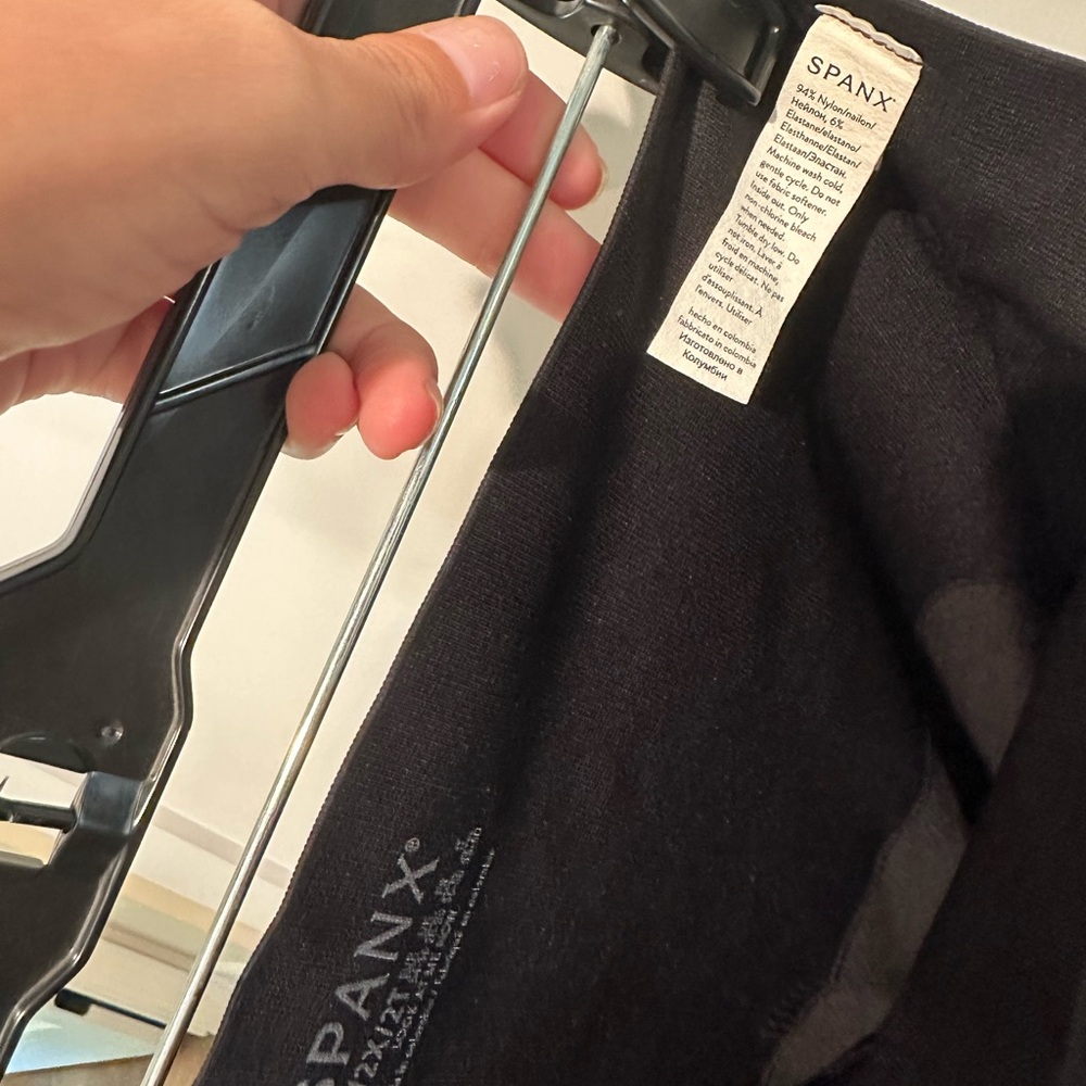 Spanx Black Leggings - Picture 5 of 5